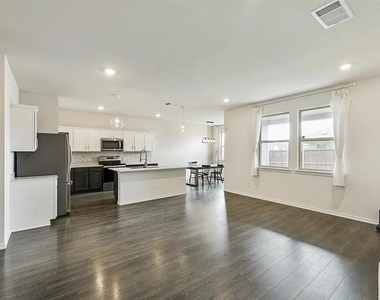 11340 Pecan Creek Drive - Photo Thumbnail 7