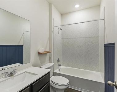 11340 Pecan Creek Drive - Photo Thumbnail 4