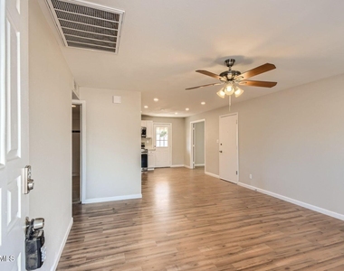 3429 E Blanche Drive - Photo Thumbnail 1