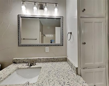 6437 High Lawn Terrace - Photo Thumbnail 14