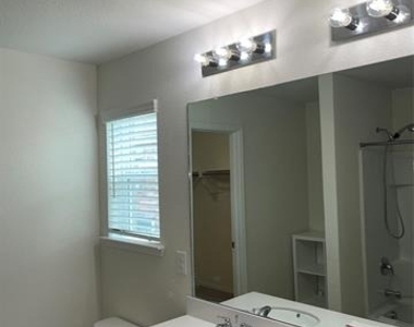 138 Waxberry Drive - Photo Thumbnail 11