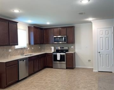 138 Waxberry Drive - Photo Thumbnail 7