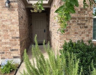 138 Waxberry Drive - Photo Thumbnail 1
