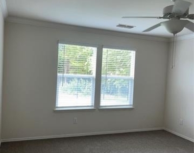 138 Waxberry Drive - Photo Thumbnail 10