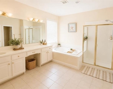 1314 Salado Drive - Photo Thumbnail 12