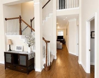 1314 Salado Drive - Photo Thumbnail 3