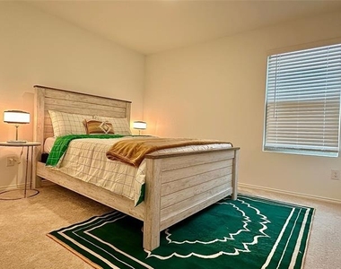 2821 Ozark Circle - Photo Thumbnail 15