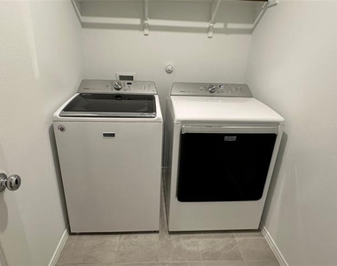 2821 Ozark Circle - Photo Thumbnail 18