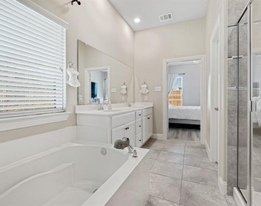 3913 Moorcroft Road - Photo Thumbnail 12
