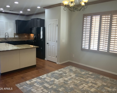 29619 N 126th Avenue - Photo Thumbnail 5