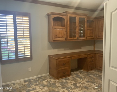29619 N 126th Avenue - Photo Thumbnail 14