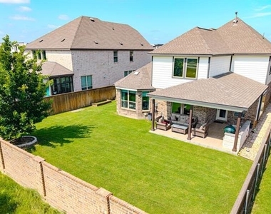 1512 Eleanor Drive - Photo Thumbnail 8