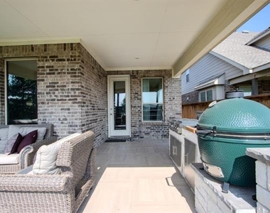 1512 Eleanor Drive - Photo Thumbnail 5