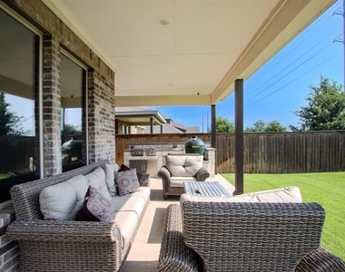 1512 Eleanor Drive - Photo Thumbnail 3
