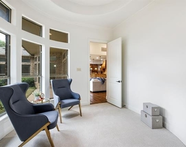 3606 S Versailles Avenue - Photo Thumbnail 25