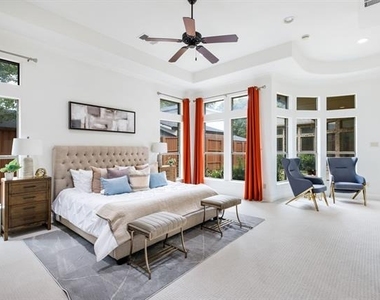 3606 S Versailles Avenue - Photo Thumbnail 24