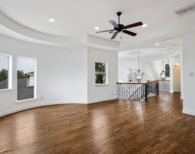3606 S Versailles Avenue - Photo Thumbnail 35
