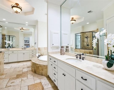 3606 S Versailles Avenue - Photo Thumbnail 27