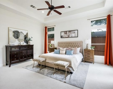 3606 S Versailles Avenue - Photo Thumbnail 23