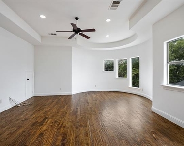 3606 S Versailles Avenue - Photo Thumbnail 34