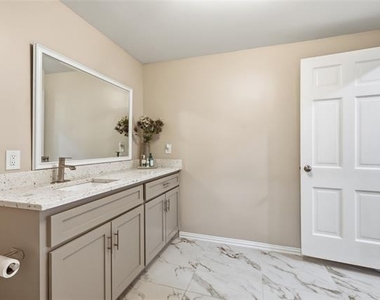 4308 Donnelly Avenue - Photo Thumbnail 23