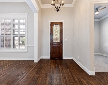 411 Brazoria Drive - Photo Thumbnail 2