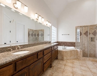 411 Brazoria Drive - Photo Thumbnail 15