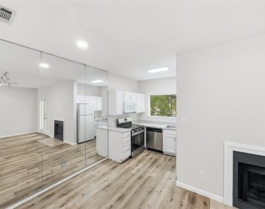 7126 Holly Hill Drive - Photo Thumbnail 6