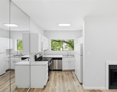 7126 Holly Hill Drive - Photo Thumbnail 2
