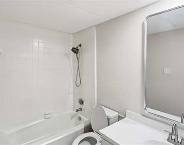 7126 Holly Hill Drive - Photo Thumbnail 18