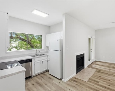 7126 Holly Hill Drive - Photo Thumbnail 10