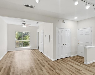 7126 Holly Hill Drive - Photo Thumbnail 15