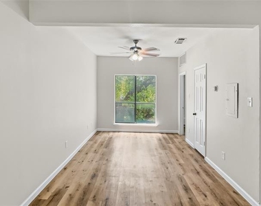 7126 Holly Hill Drive - Photo Thumbnail 16
