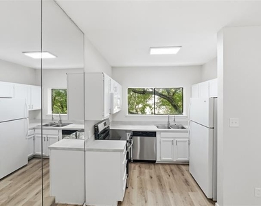 7126 Holly Hill Drive - Photo Thumbnail 7