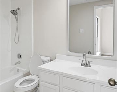 7126 Holly Hill Drive - Photo Thumbnail 19