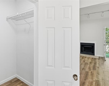 7126 Holly Hill Drive - Photo Thumbnail 21