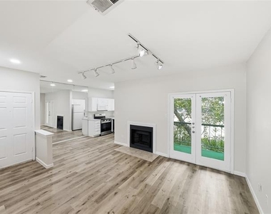 7126 Holly Hill Drive - Photo Thumbnail 4