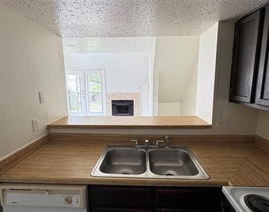 9833 Walnut Street - Photo Thumbnail 3