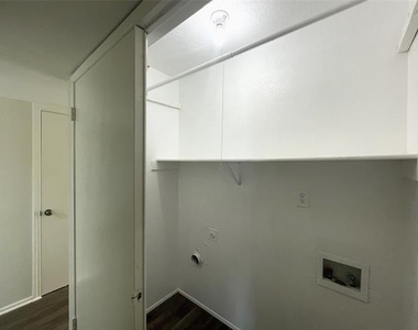 5608 Terry Street - Photo Thumbnail 9