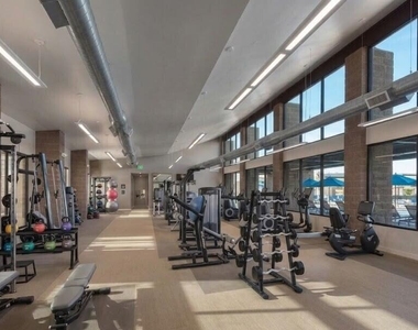 1250 N Abbey Lane - Photo Thumbnail 34