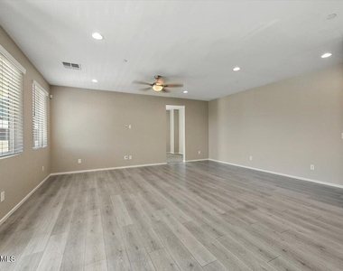 1250 N Abbey Lane - Photo Thumbnail 17