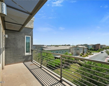 1250 N Abbey Lane - Photo Thumbnail 32