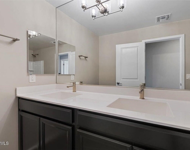 1250 N Abbey Lane - Photo Thumbnail 28