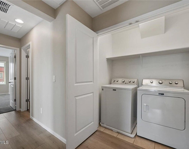 1250 N Abbey Lane - Photo Thumbnail 21