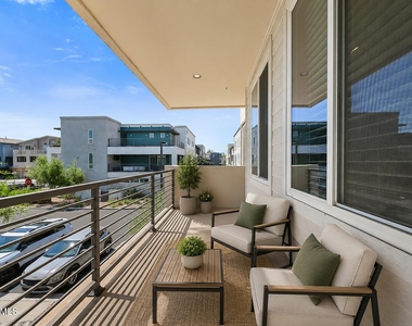 1250 N Abbey Lane - Photo Thumbnail 3