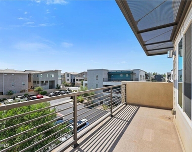 1250 N Abbey Lane - Photo Thumbnail 31
