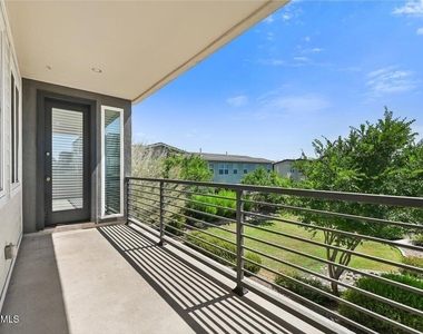 1250 N Abbey Lane - Photo Thumbnail 16