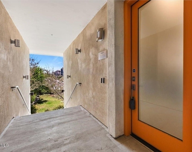 1250 N Abbey Lane - Photo Thumbnail 9