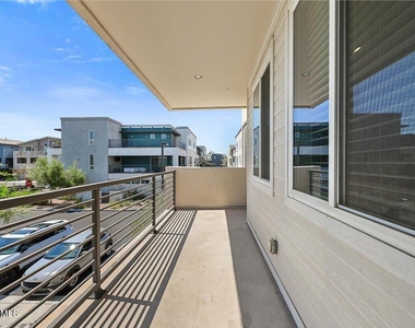 1250 N Abbey Lane - Photo Thumbnail 15
