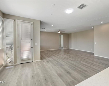 1250 N Abbey Lane - Photo Thumbnail 14